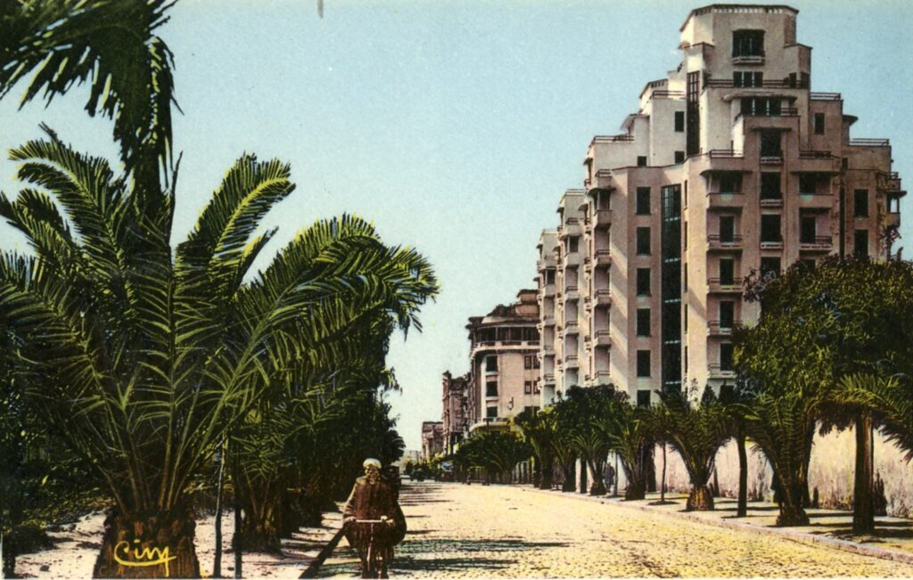 Questa immagine ha l'attributo alt vuoto; il nome del file è 20.-Casa-Boyer-Asayag-postcard-1024x651.jpg