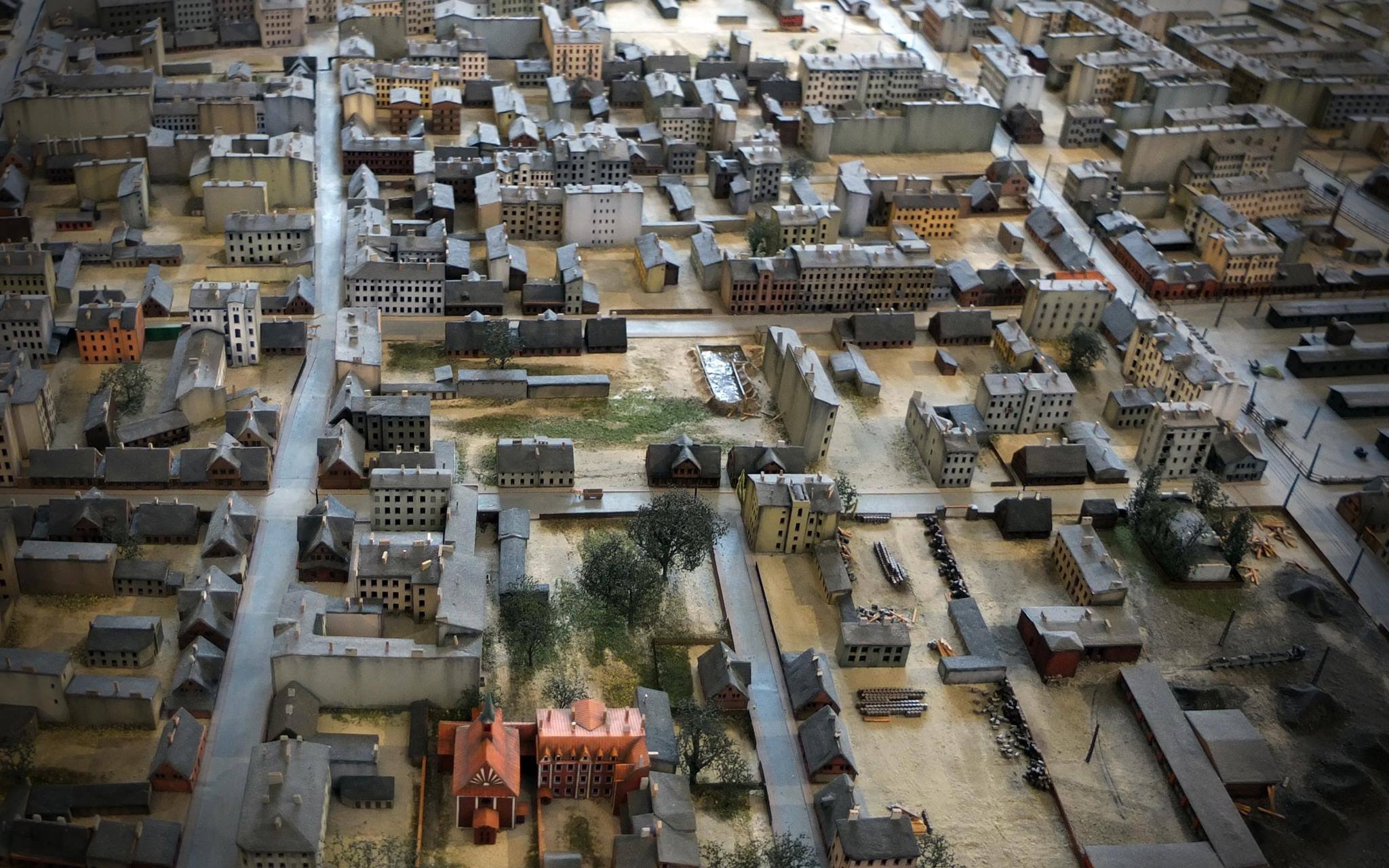 Fig. 3: Model of Litzmannstadt-Ghetto, detail. Photograph by Zofia Trębacz (Radegast Station Museum)

